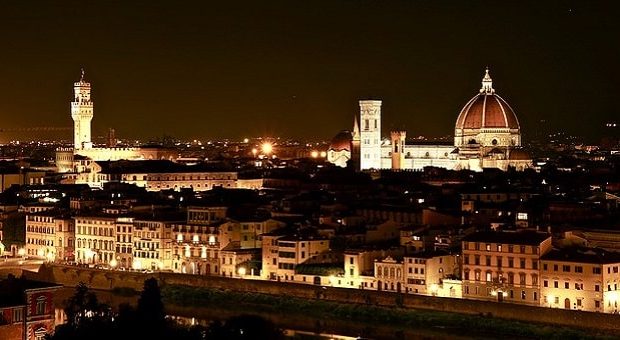 Panorama su Firenze di notte