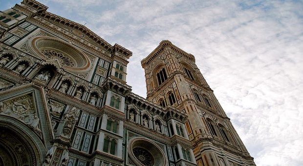 Duomo di Firenze visto dal basso