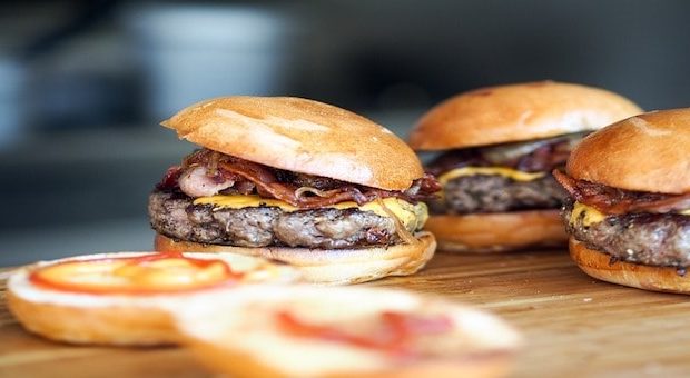 Hamburger e cibo da strada