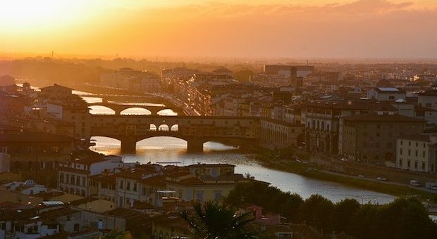 vista al tramonto di Firenze